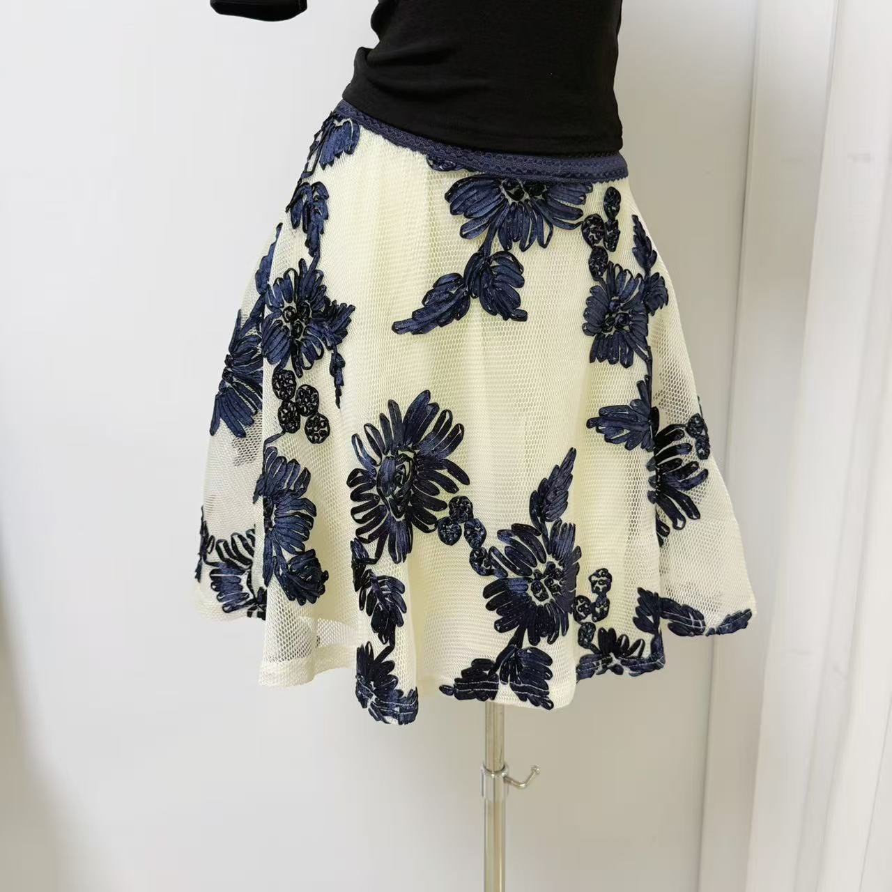 Women's Embroidered Mesh Flared A-Line Skirt Set - Image 4