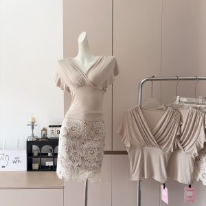 Light Mature V-Neck Ruffle Slim Short-Sleeve T-Shirt Women Summer Twist Pleated Waist Top Lace Skirt Set