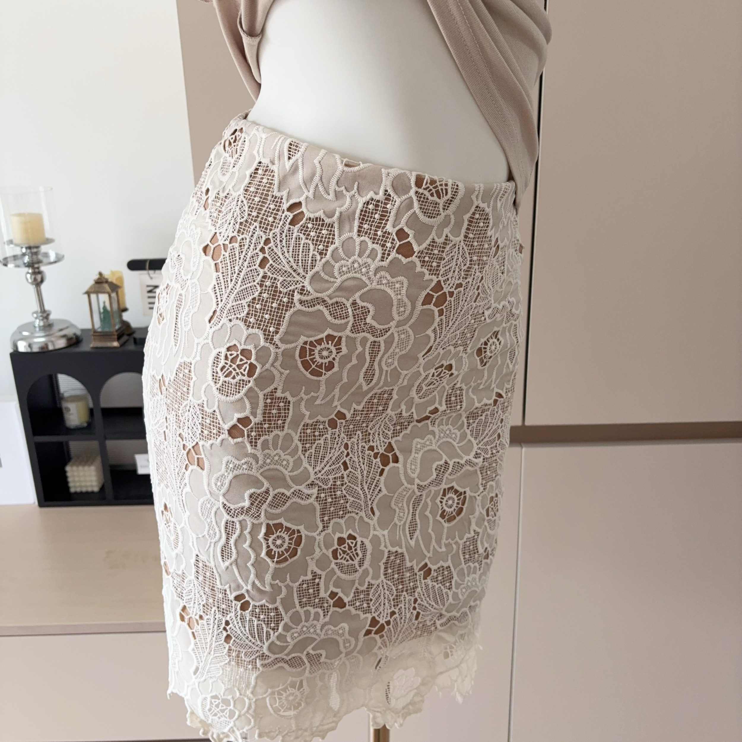 Light Mature V-Neck Ruffle Slim Short-Sleeve T-Shirt Women Summer Twist Pleated Waist Top Lace Skirt Set - Image 4