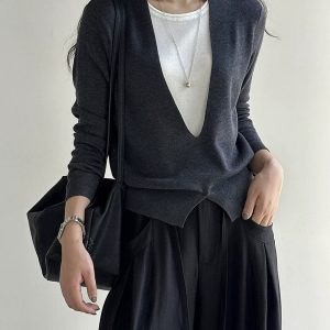 Korean Style Grey V-Neck Long Sleeve Knit Top for Women Fall 2026 Slim Fit Base Layer
