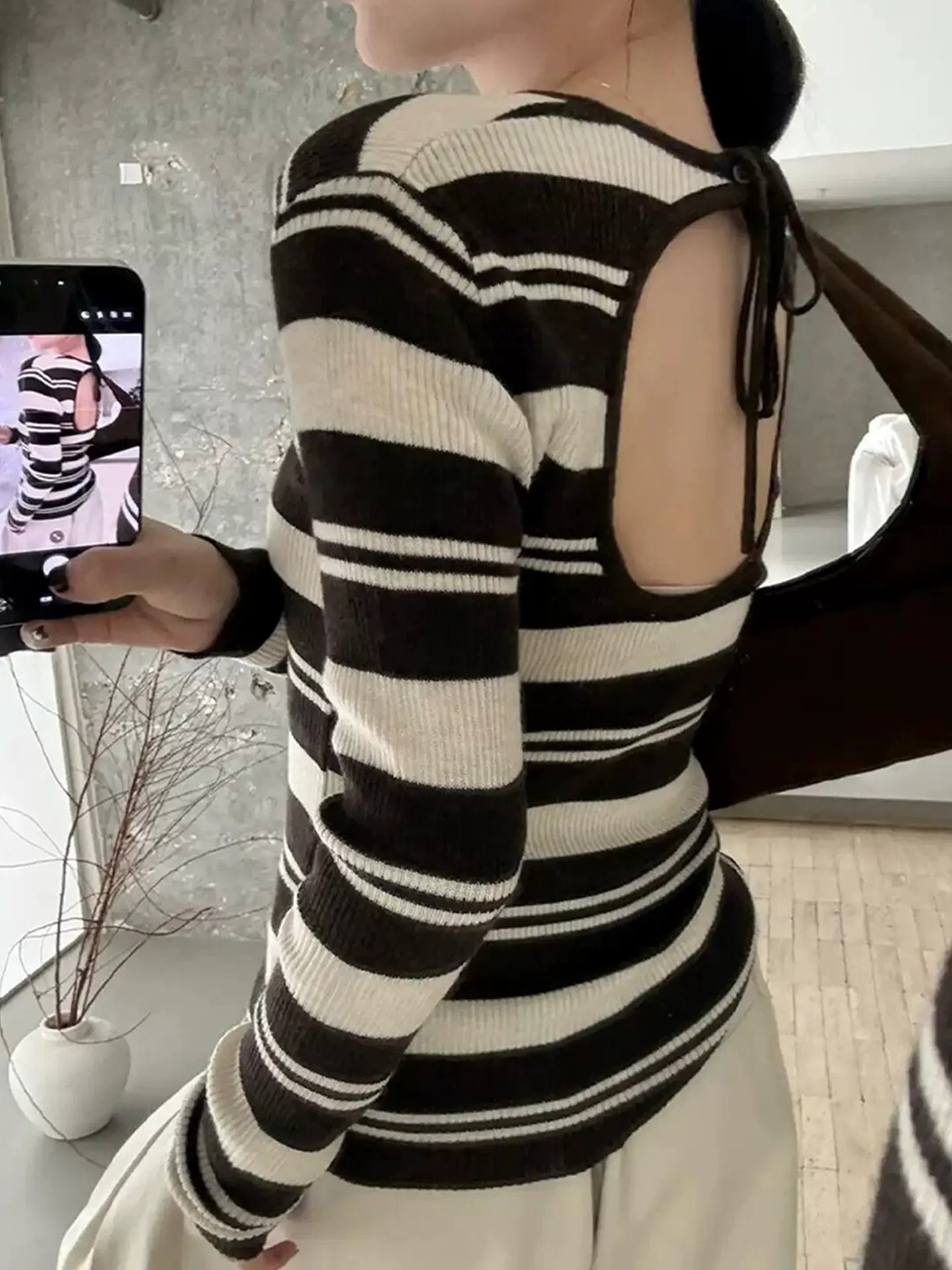 Korean Style V-Neck Tie Long Sleeve Knit Top with Back Cutout Slimming Women's Fall Shirt - Image 4