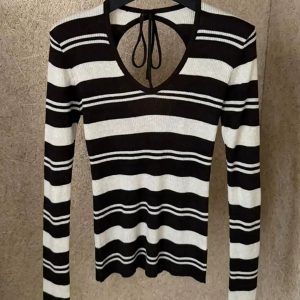Korean Style V-Neck Tie Long Sleeve Knit Top with Back Cutout Slimming Women's Fall Shirt