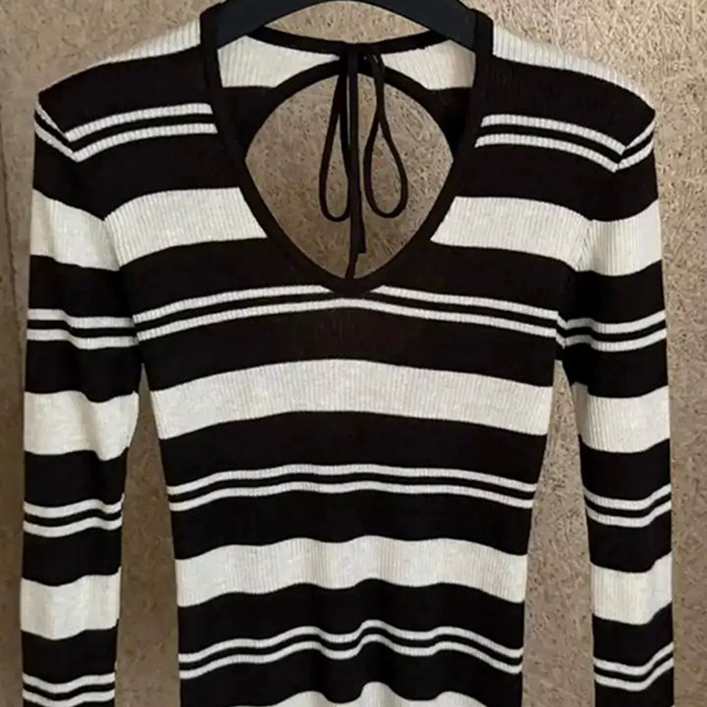 Korean Style V-Neck Tie Long Sleeve Knit Top with Back Cutout Slimming Women's Fall Shirt - Image 5